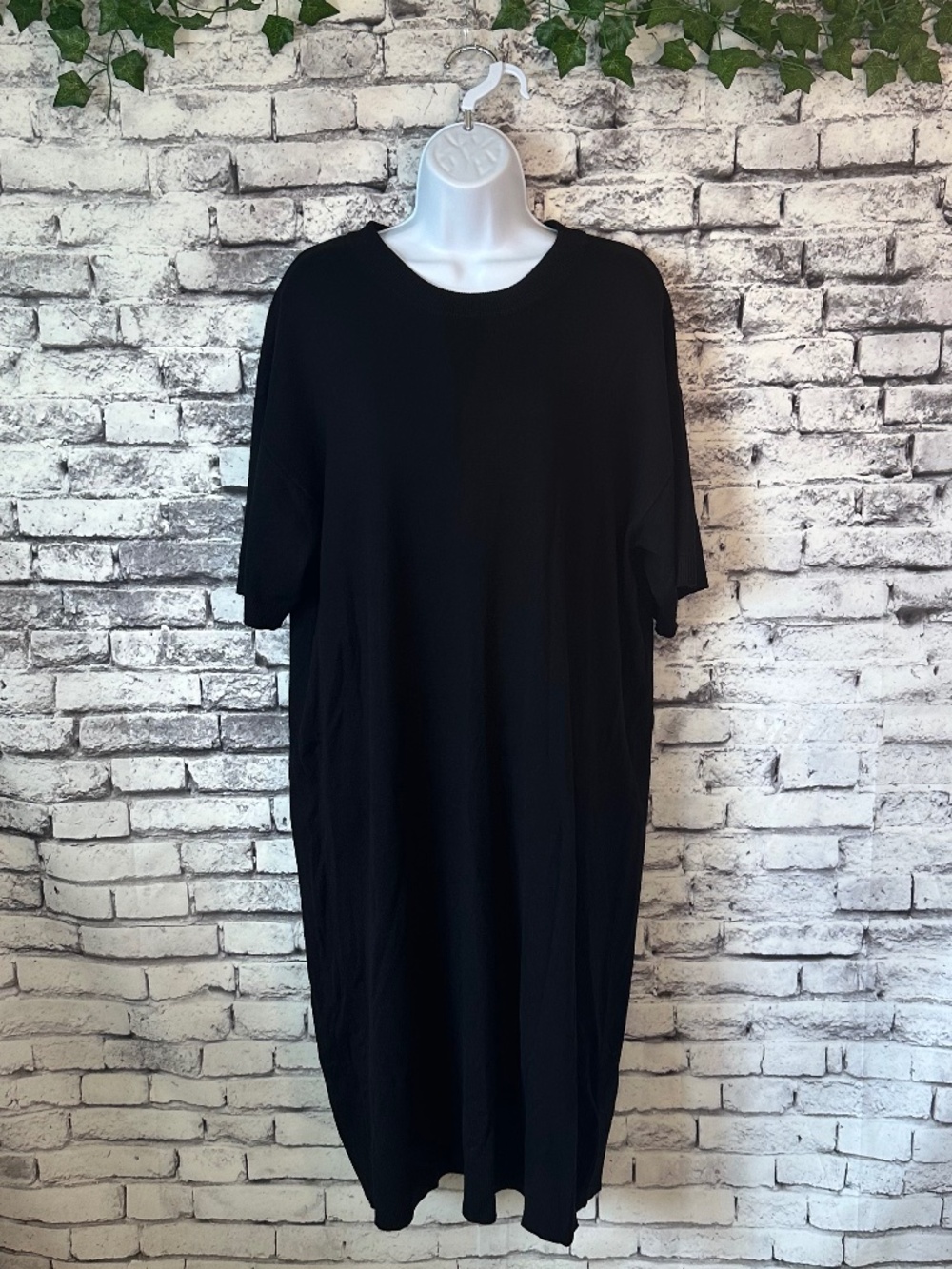 H&M Short Sleeve Sweater Dress Size L